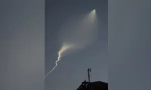 Iran tuyên bố phóng 'tên lửa đạn đạo siêu nặng' vào Israel