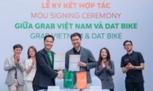 Grab hợp tác Dat Bike hỗ trợ tài xế chuyển đổi xe điện